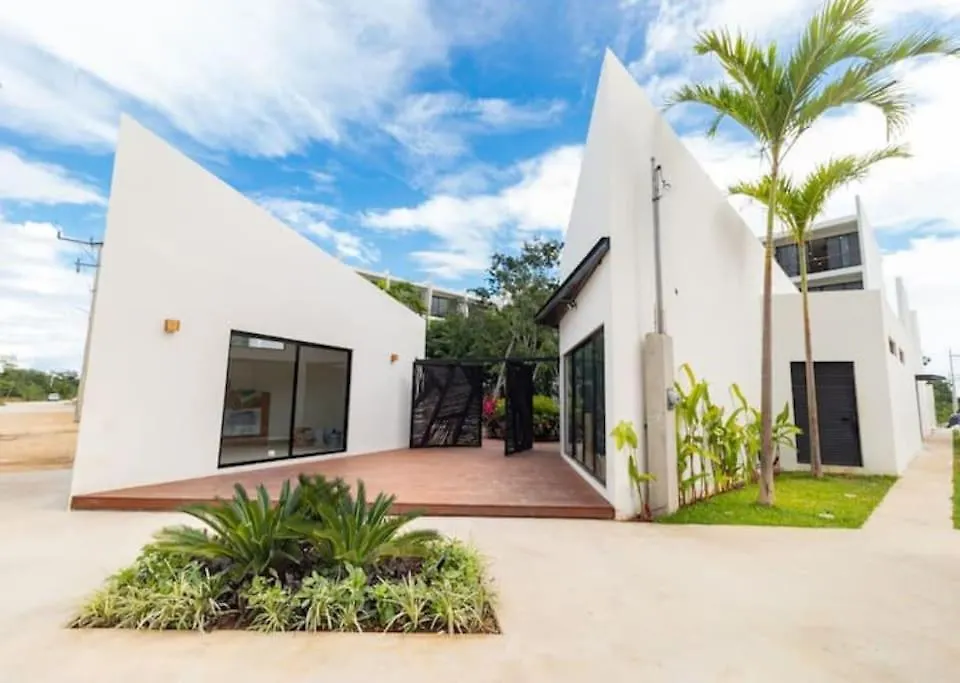 Near Beach+Jungle Views. King Bed+220 Megs+2 Bikes Tulum 0*,  Mexico